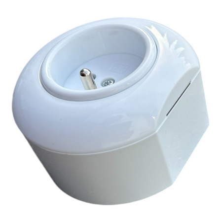 Enchufe con toma de tierra y marco 2P+T blanco brillo LADO ENCHUFE