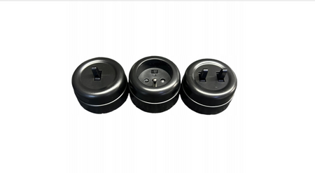 Conmutador de superficie Loftica ART plástico negro